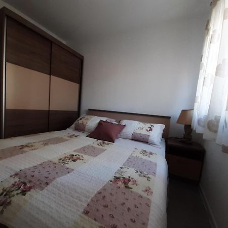 Apartment Lucky With Jacuzzi Trogir Kamer foto