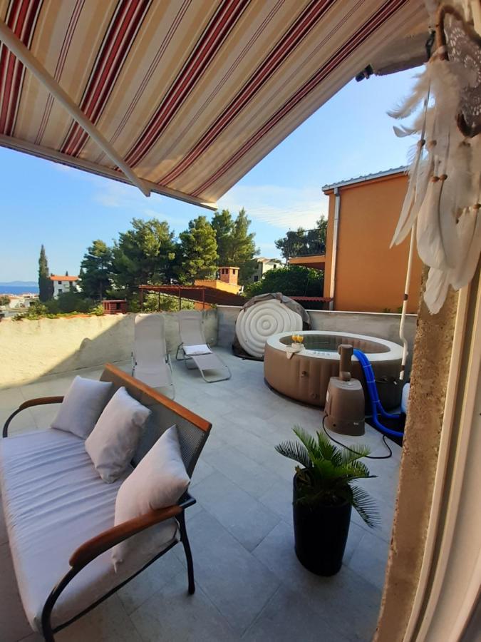 Apartment Lucky With Jacuzzi Trogir Buitenkant foto