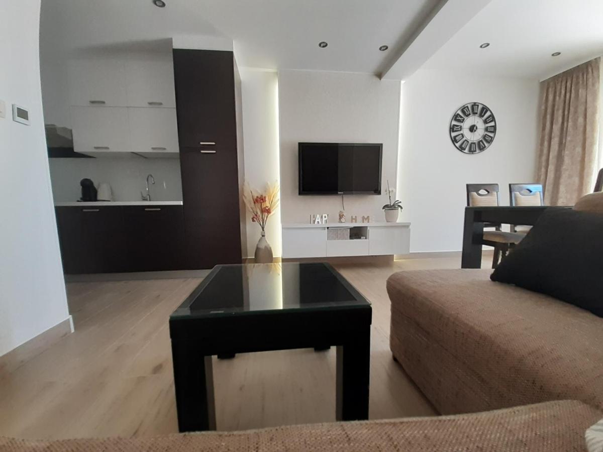 Apartment Lucky With Jacuzzi Trogir Buitenkant foto