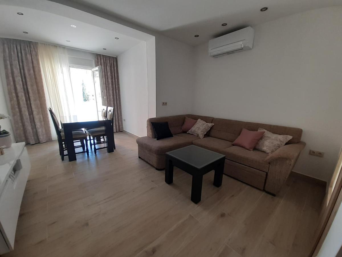 Apartment Lucky With Jacuzzi Trogir Buitenkant foto