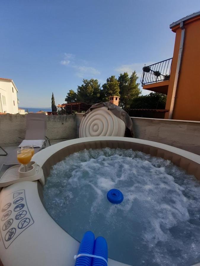Apartment Lucky With Jacuzzi Trogir Buitenkant foto