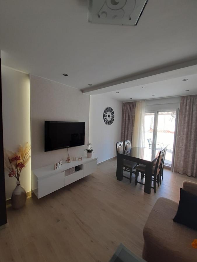 Apartment Lucky With Jacuzzi Trogir Buitenkant foto