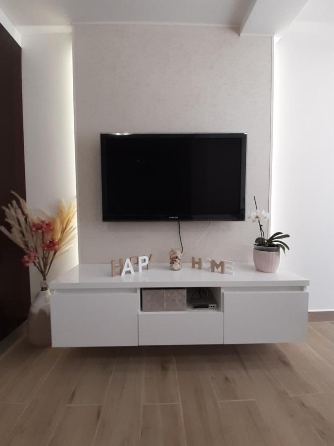 Apartment Lucky With Jacuzzi Trogir Buitenkant foto