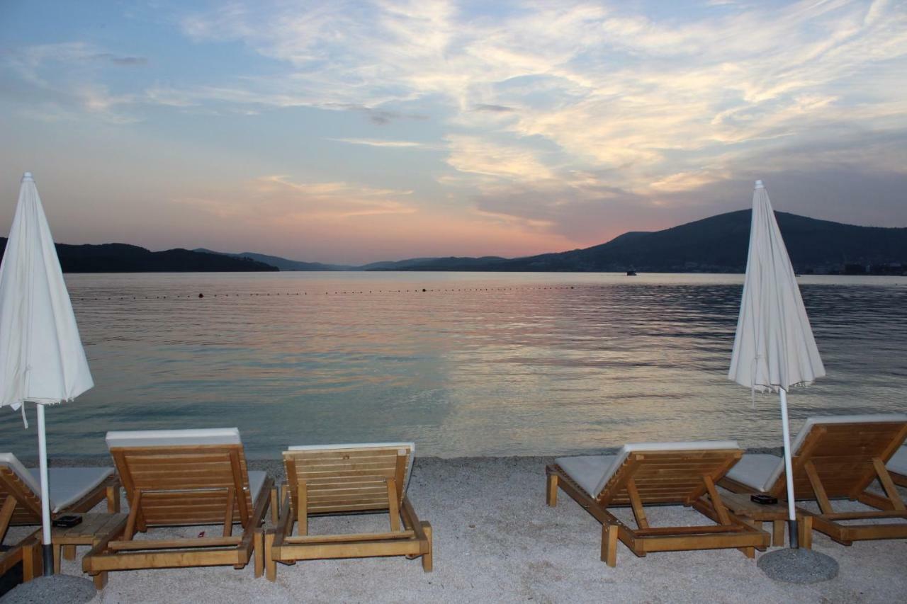 Apartment Lucky With Jacuzzi Trogir Buitenkant foto