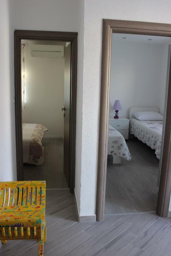 Apartment Lucky With Jacuzzi Trogir Buitenkant foto