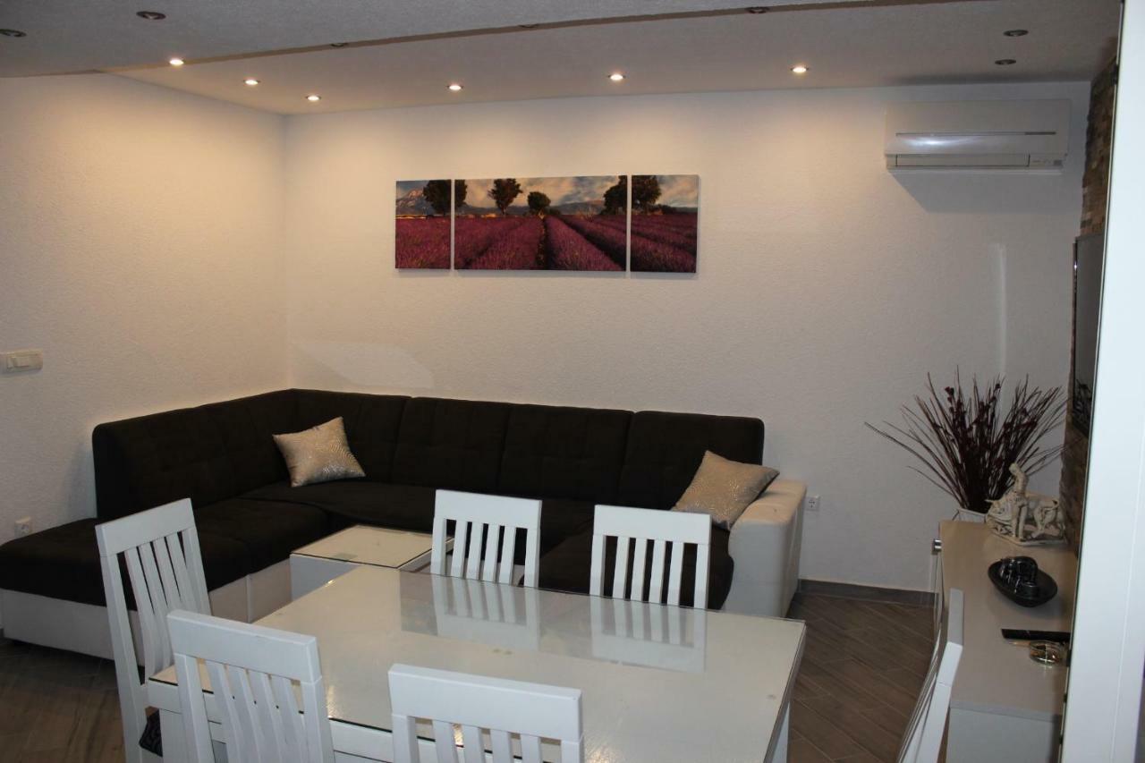 Apartment Lucky With Jacuzzi Trogir Buitenkant foto