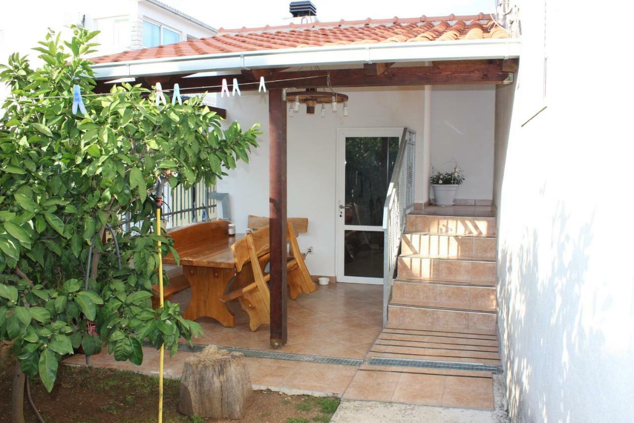 Apartment Lucky With Jacuzzi Trogir Buitenkant foto